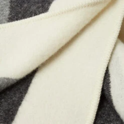 Wool Jacquard Blanket - Stem Sprig -Home Furnishing Store 23AEBLANSSP Stemsprig2