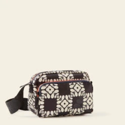 Angle Camera Bag - Lattice Flower Tile Onyx -Home Furnishing Store 24SELFT764 0012 AngleCameraBag LatticeFlowerTileOnyx2