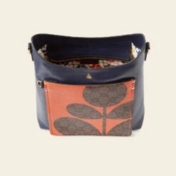 Carrymax Bucket Bag - Navy Puzzle Flower -Home Furnishing Store 24SELLE835 4110 CarrymaxBucketBag NavyPuzzleFlowerEmblem4